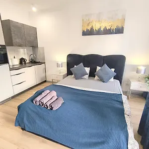 Apartament Private Parking, Secure Building - Old Town & Main Station, Gdańsk